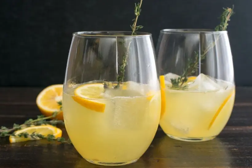 Bee's Knees 1000 x 667 px