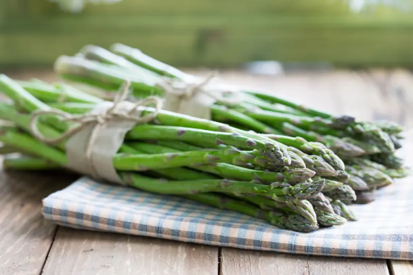 grüner-spargel