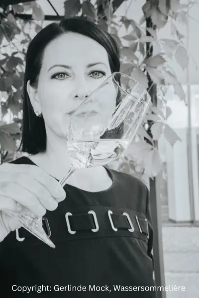 gerlinde-mock-wasserglas